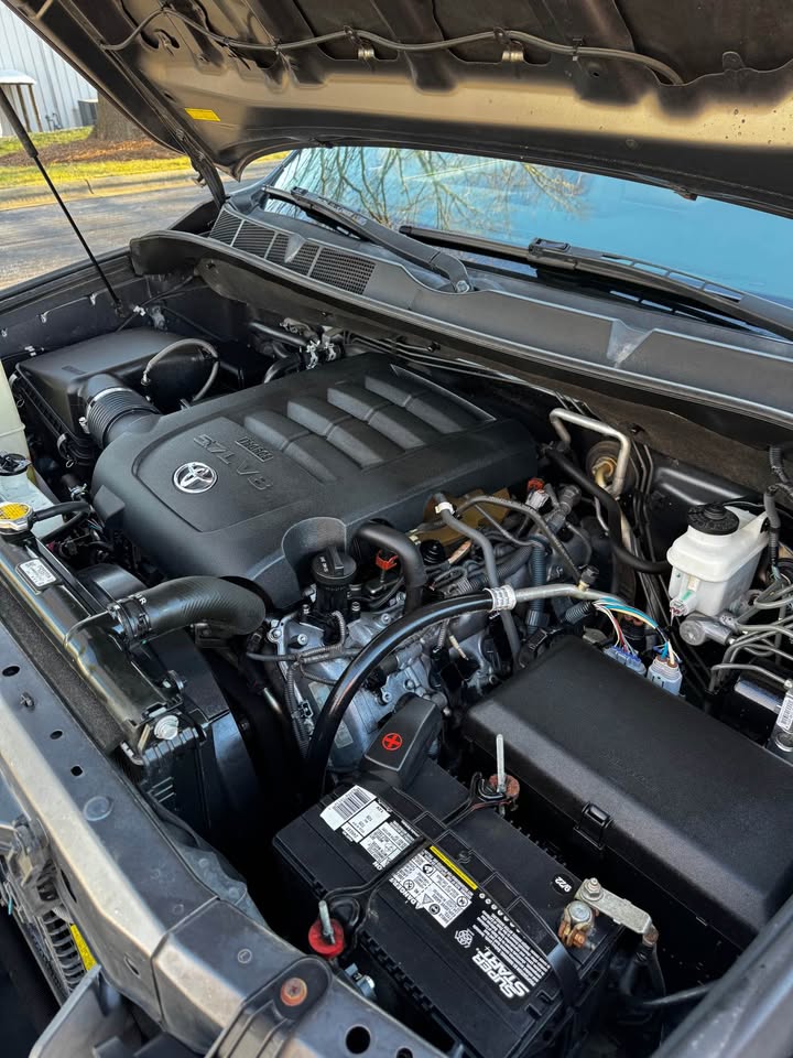 2013 Toyota Sequoia Limited photo 20