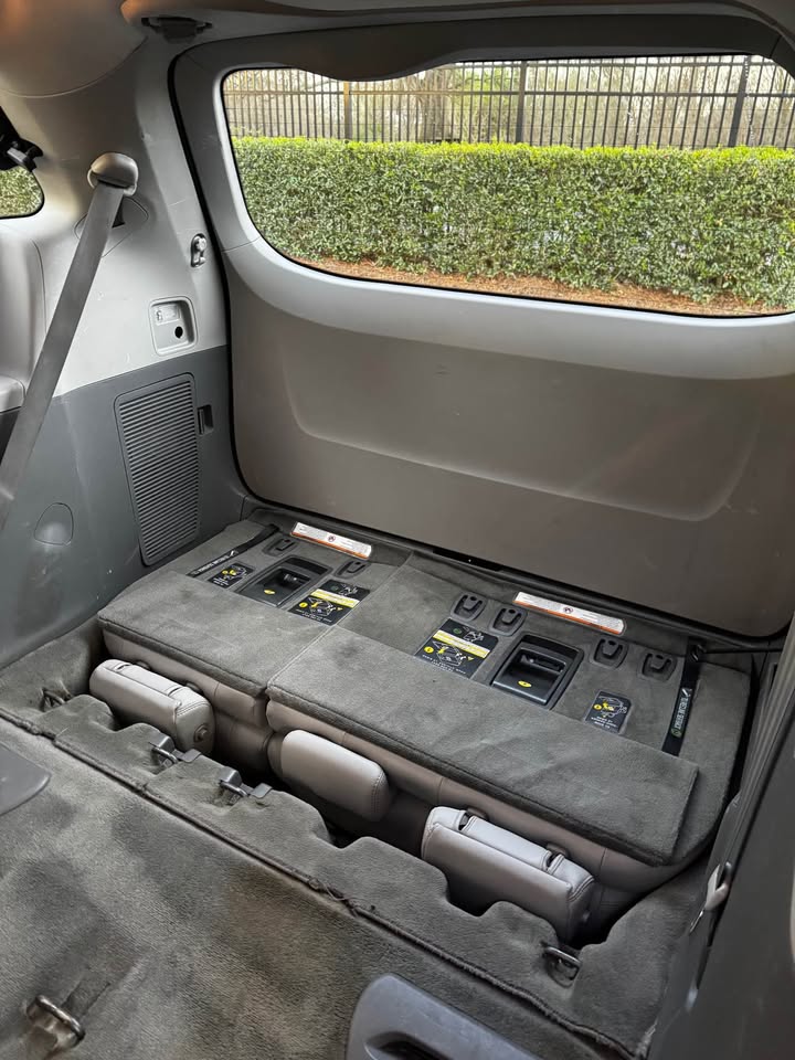 2015 Toyota Sienna XLE photo 12