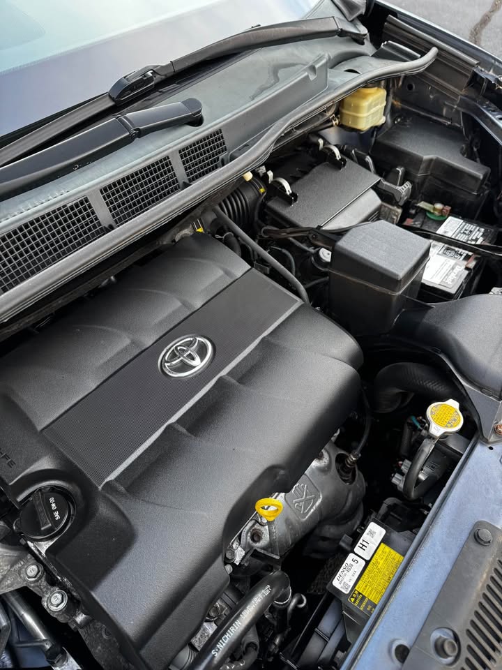 2015 Toyota Sienna XLE photo 19
