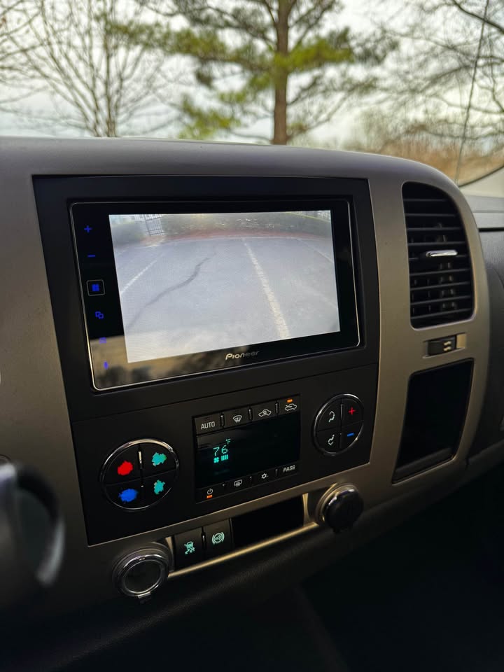 2011 Chevrolet Silverado 2500 HD Crew Cab photo 15