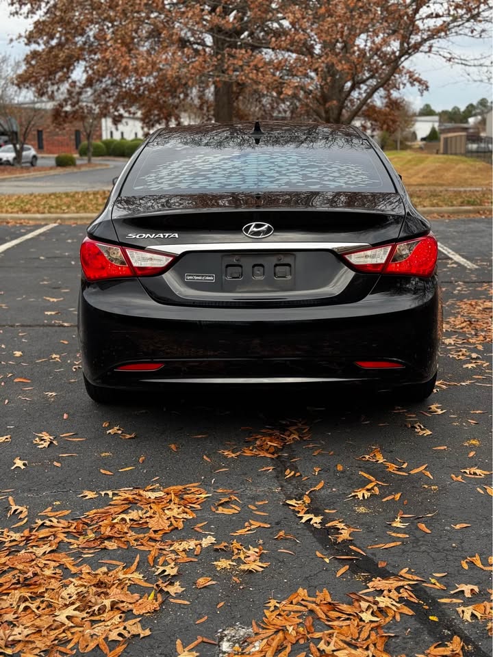 2011 Hyundai Sonata GLS photo 6