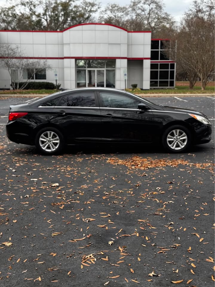 2011 Hyundai Sonata GLS photo 8