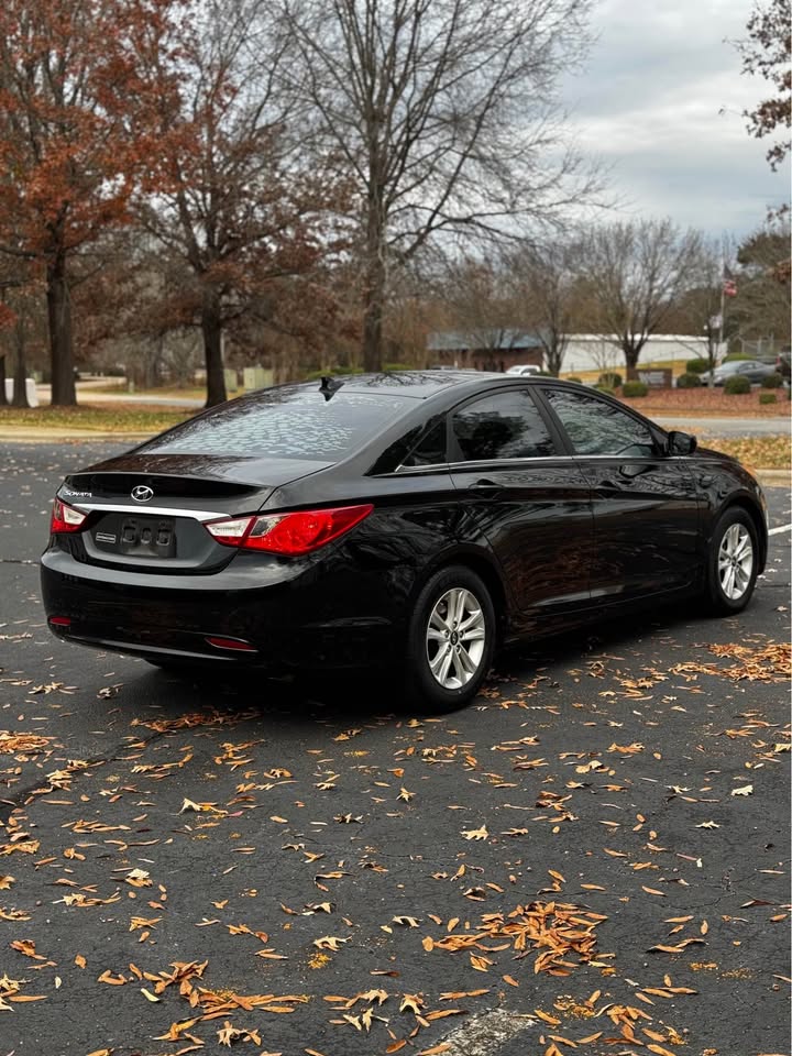 2011 Hyundai Sonata GLS photo 9
