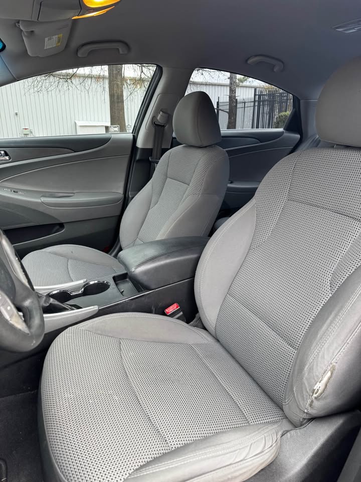 2011 Hyundai Sonata GLS photo 10