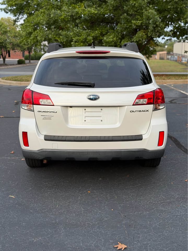 2014 Subaru Outback 2.5i Limited photo 6