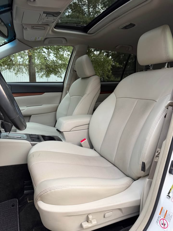 2014 Subaru Outback 2.5i Limited photo 10