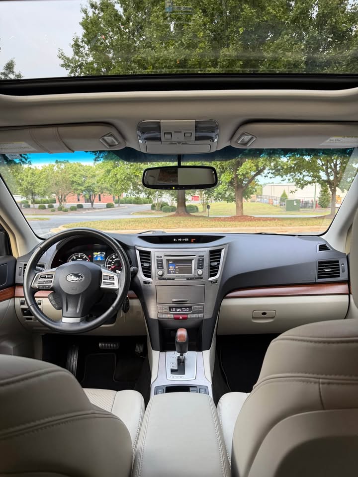 2014 Subaru Outback 2.5i Limited photo 13