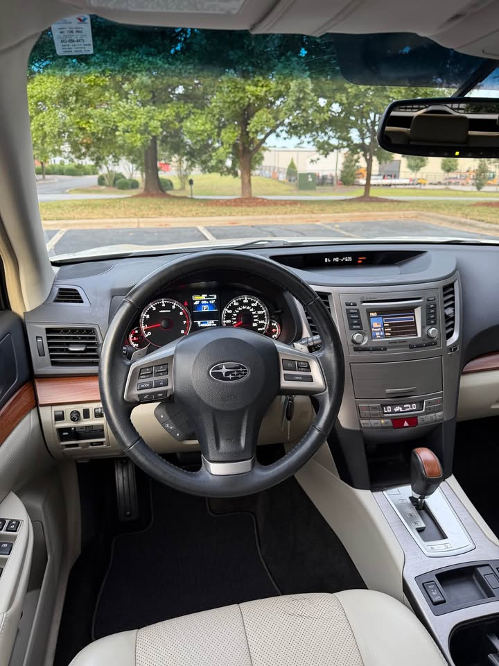 2014 Subaru Outback 2.5i Limited photo 14