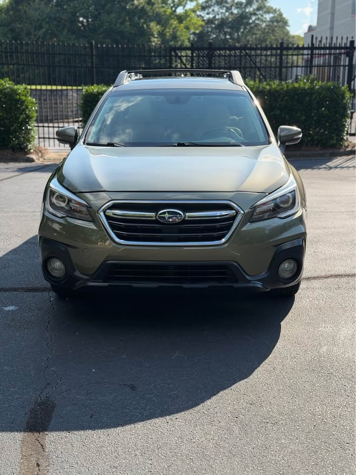 2018 Subaru Outback 2.5i Limited photo 2