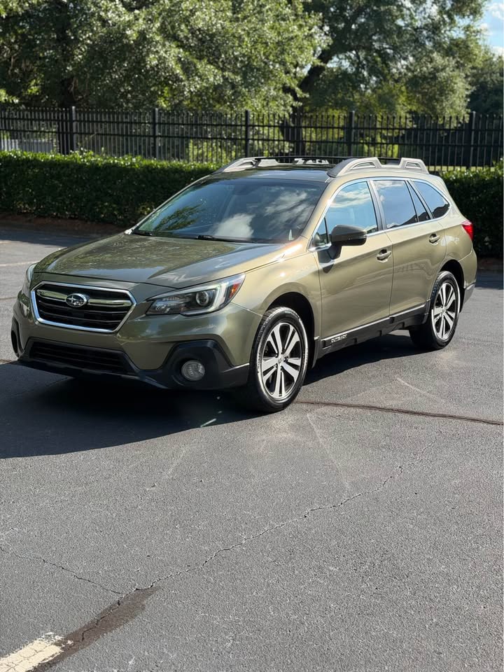 2018 Subaru Outback 2.5i Limited photo 3
