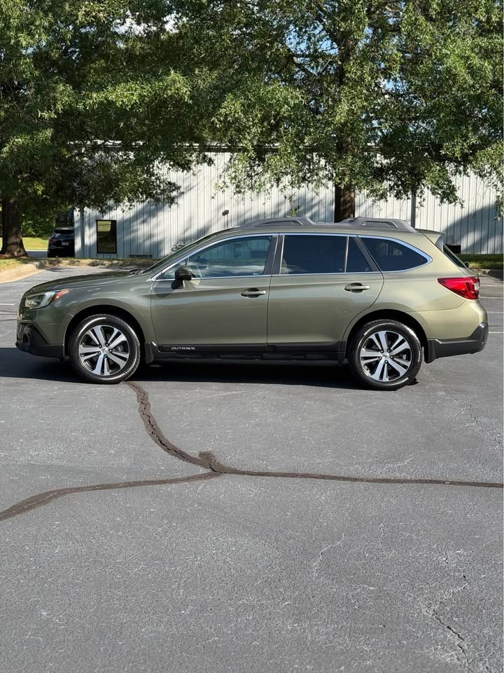 2018 Subaru Outback 2.5i Limited photo 4
