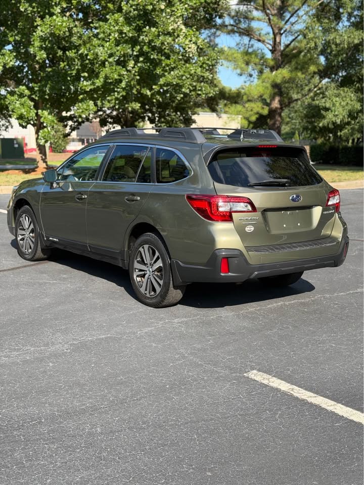 2018 Subaru Outback 2.5i Limited photo 5