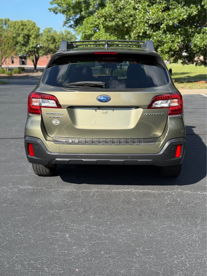 2018 Subaru Outback 2.5i Limited photo 6