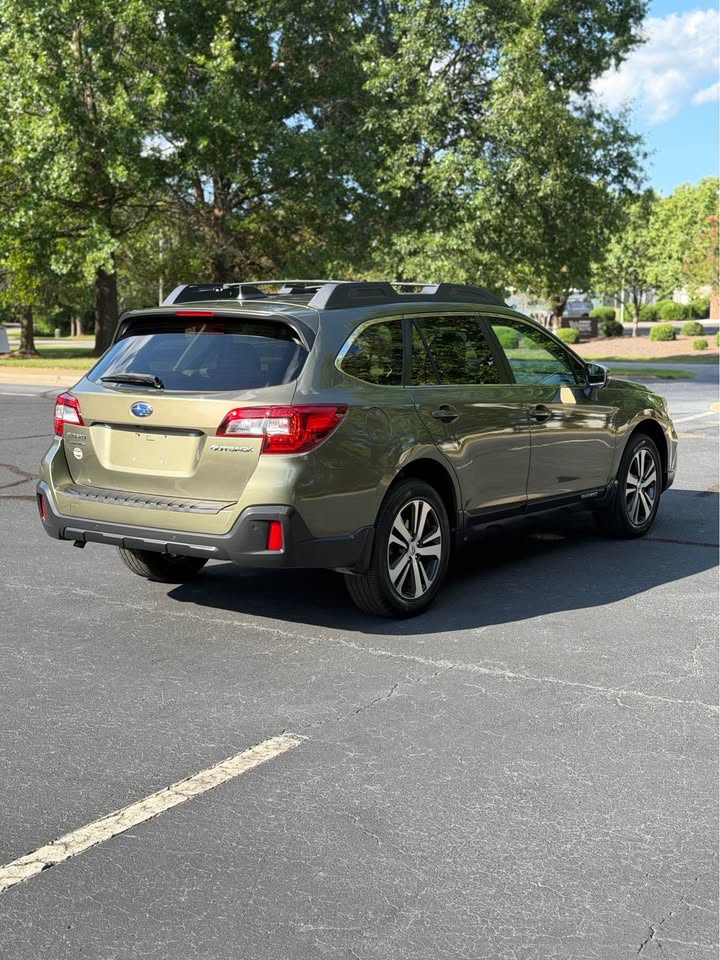 2018 Subaru Outback 2.5i Limited photo 7