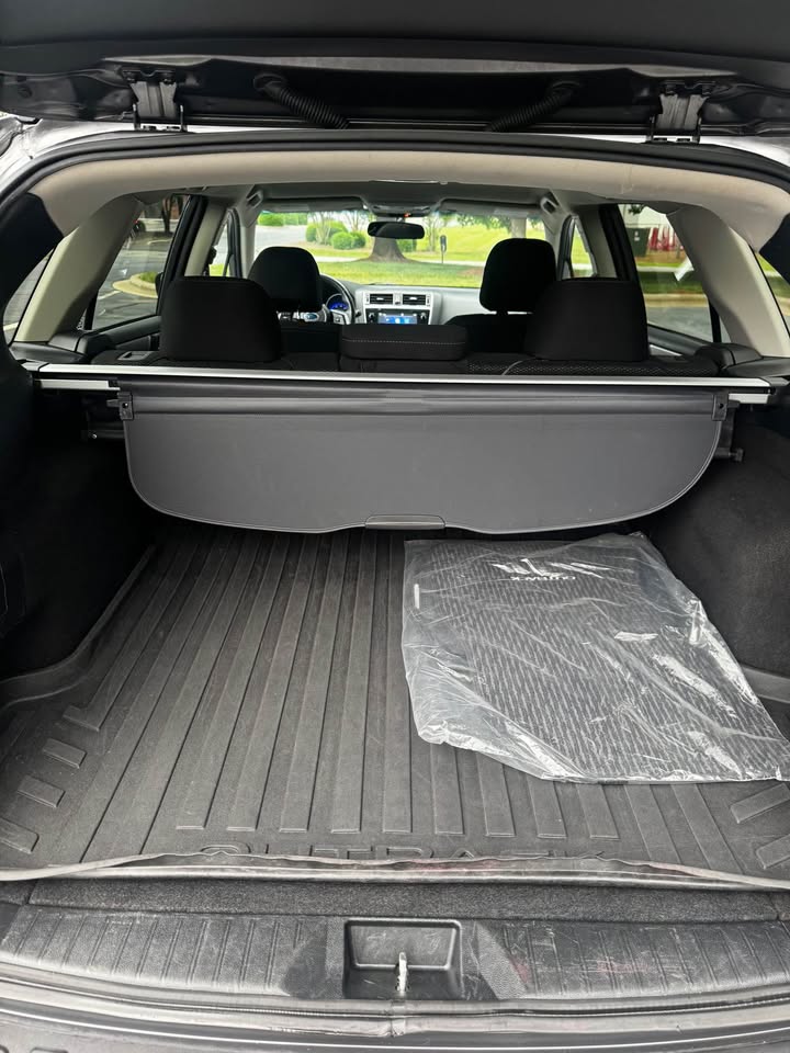 2018 Subaru Outback 2.5i Premium Wagon 4D photo 12