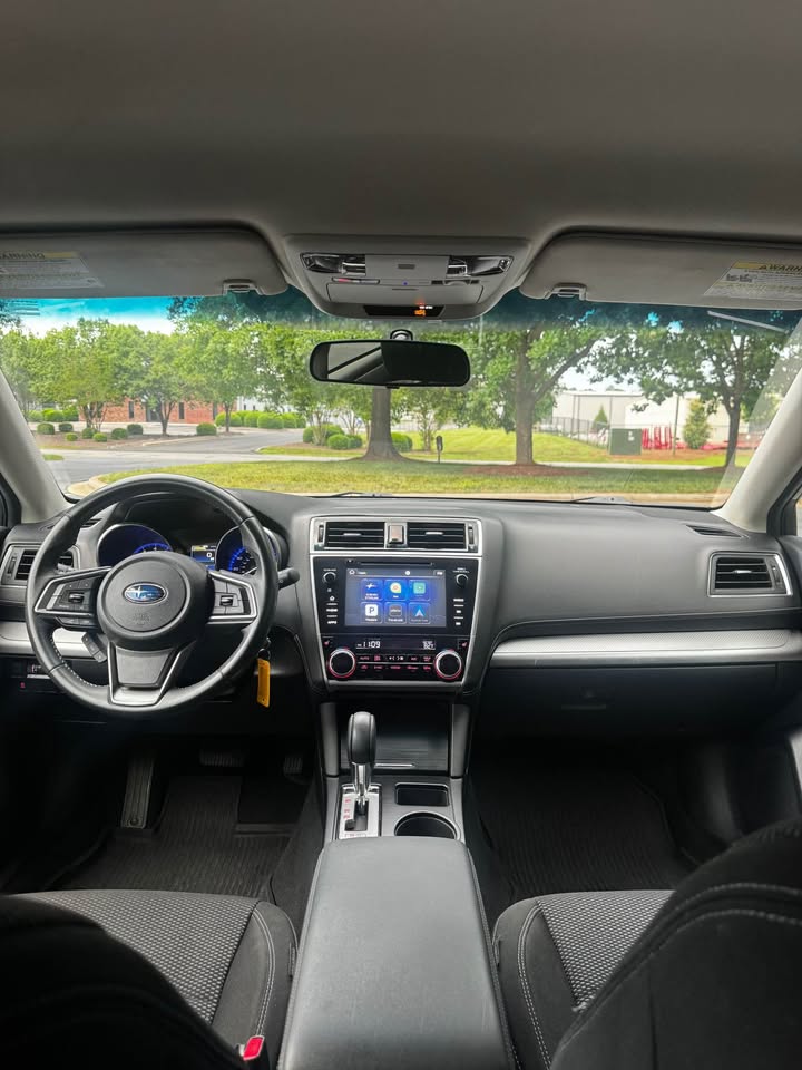 2018 Subaru Outback 2.5i Premium Wagon 4D photo 13