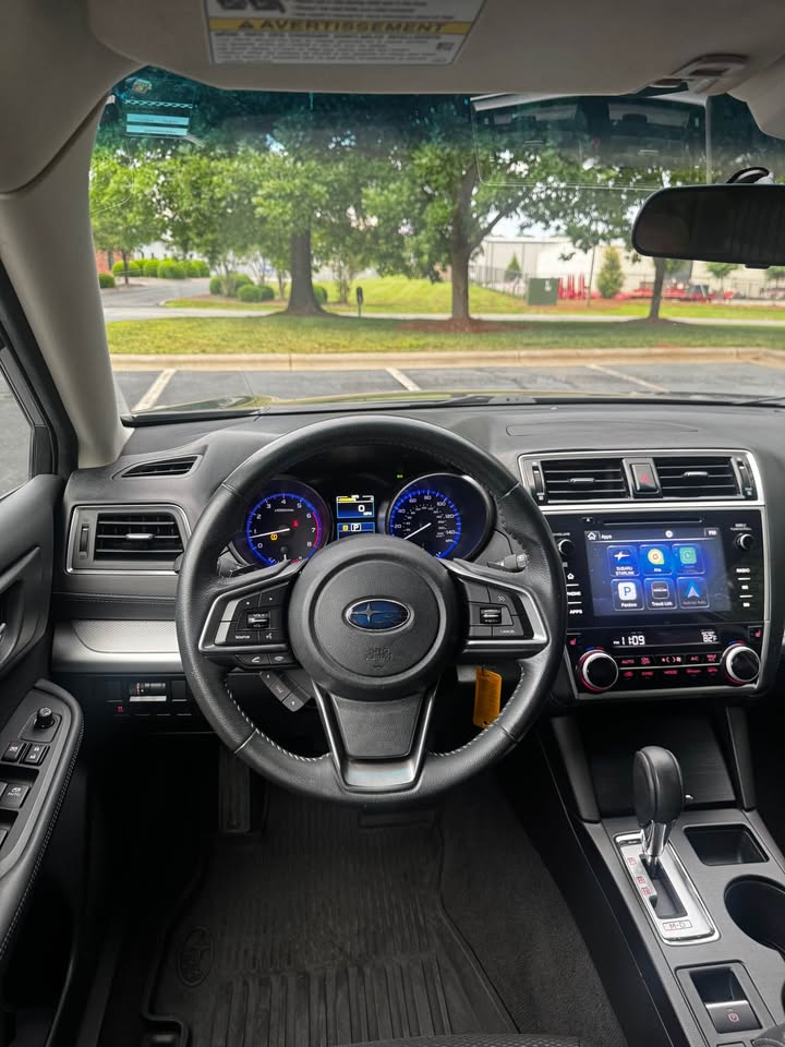 2018 Subaru Outback 2.5i Premium Wagon 4D photo 14