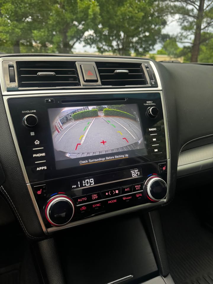 2018 Subaru Outback 2.5i Premium Wagon 4D photo 16