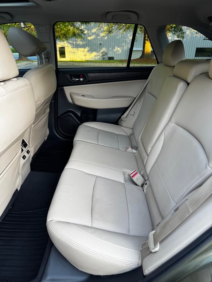 2016 Subaru Outback photo 11
