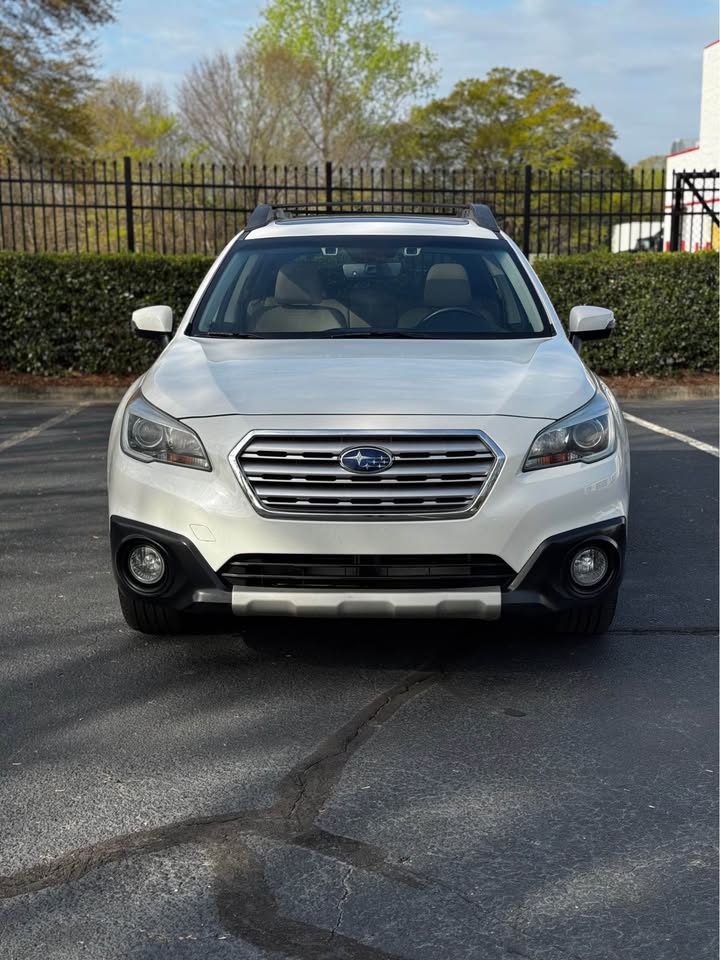 2017 Subaru Outback photo 2