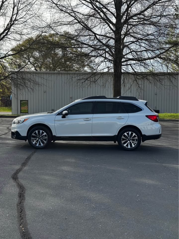 2017 Subaru Outback photo 4