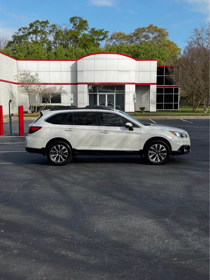 2017 Subaru Outback photo 8