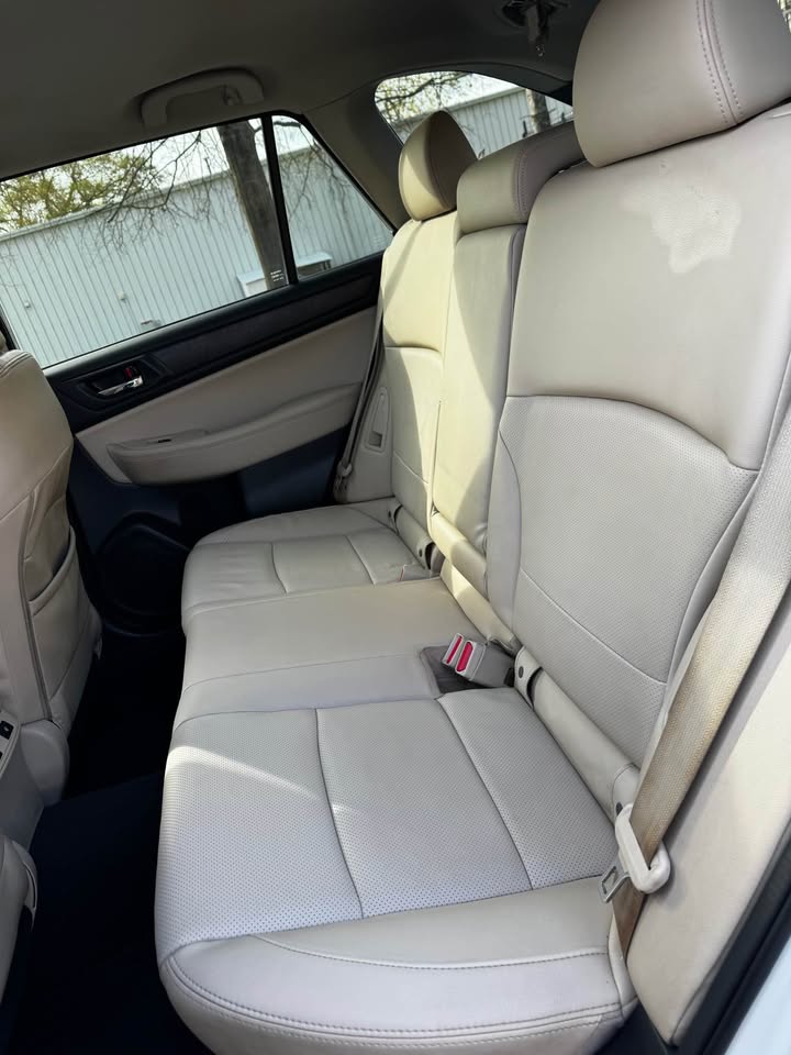 2017 Subaru Outback photo 11