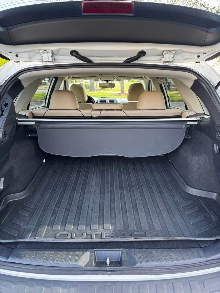 2017 Subaru Outback photo 14