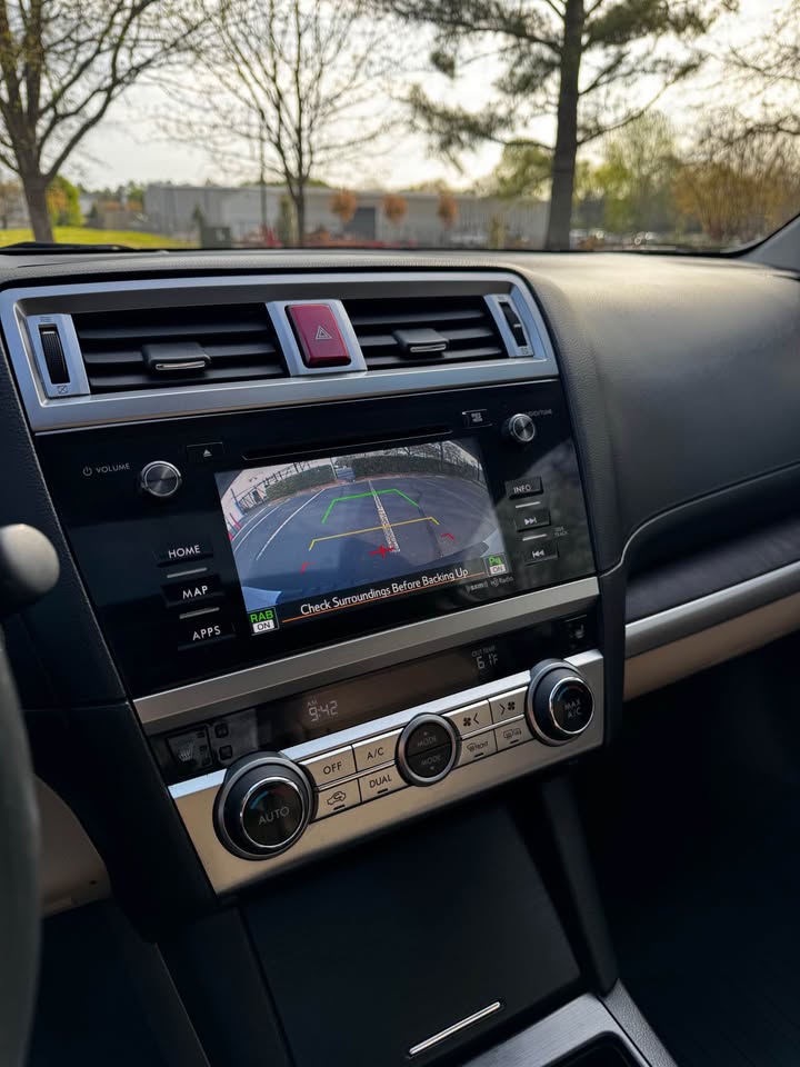 2017 Subaru Outback photo 16