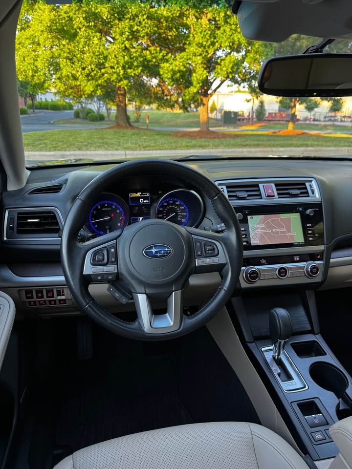 2016 Subaru Outback 3.6R Limited Wagon 4D photo 13