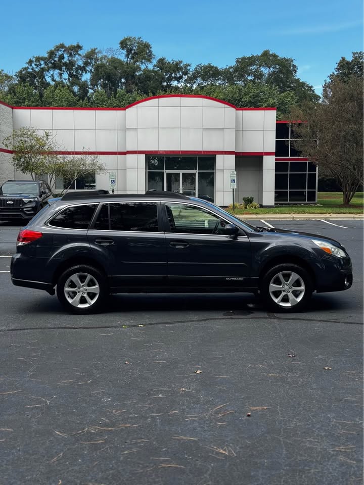 Car Image 10