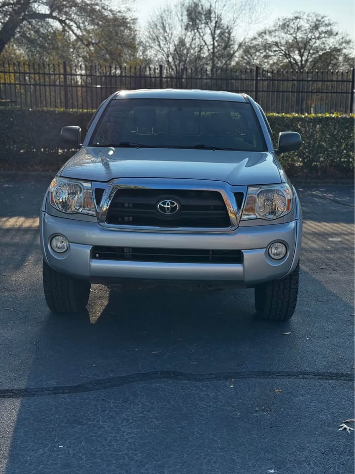 2006 Toyota Tacoma Access Cab photo 2