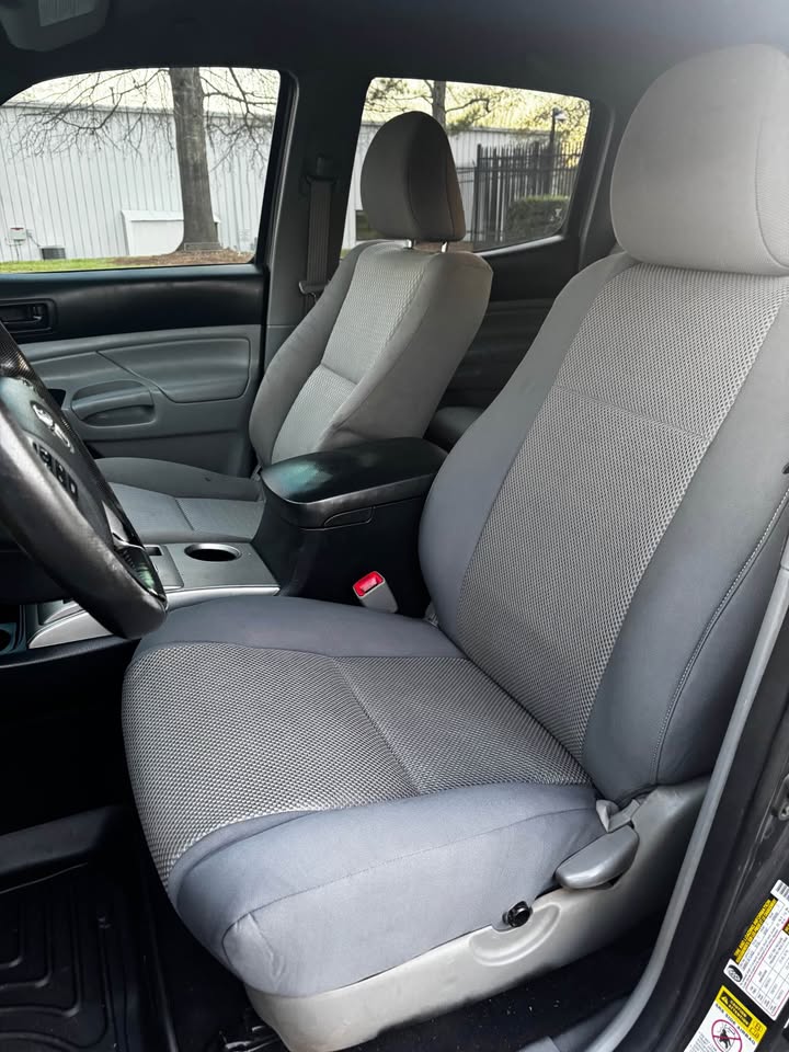 2012 Toyota Tacoma PreRunner V6 Crew Cab photo 9