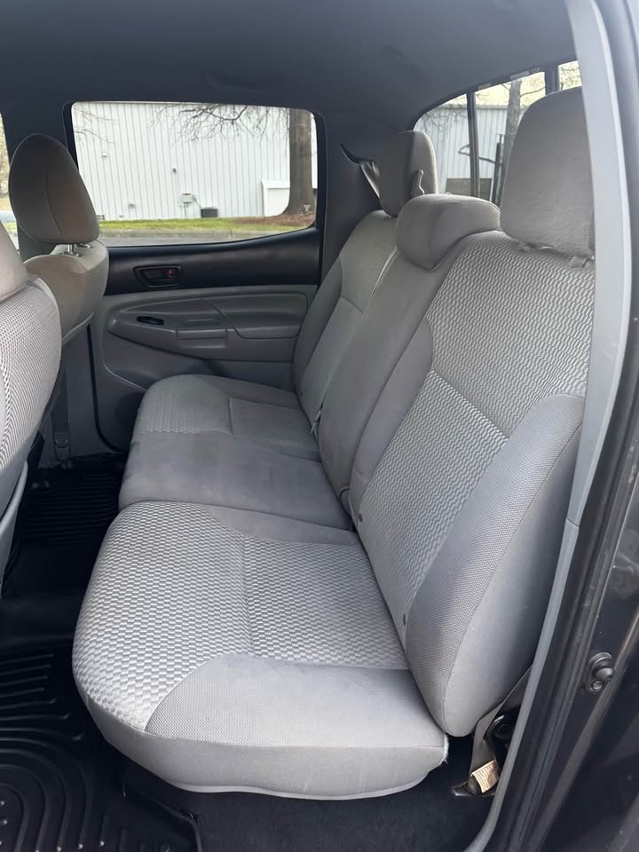 2012 Toyota Tacoma PreRunner V6 Crew Cab photo 10