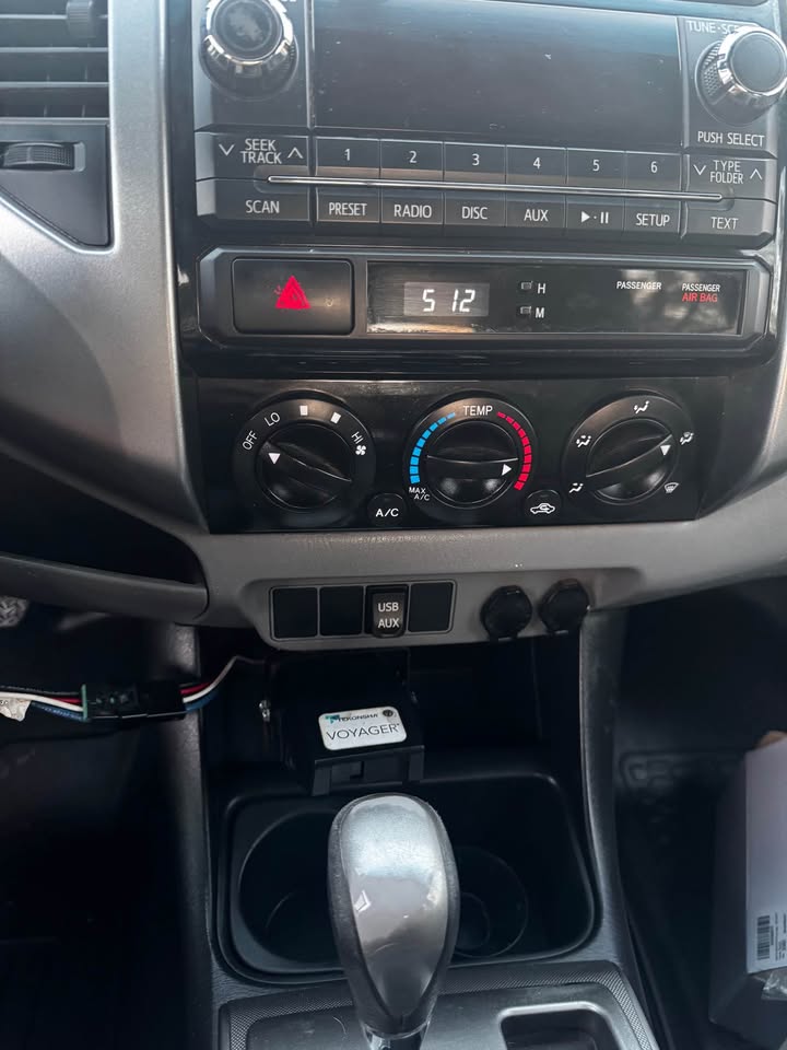 2012 Toyota Tacoma PreRunner V6 Crew Cab photo 12