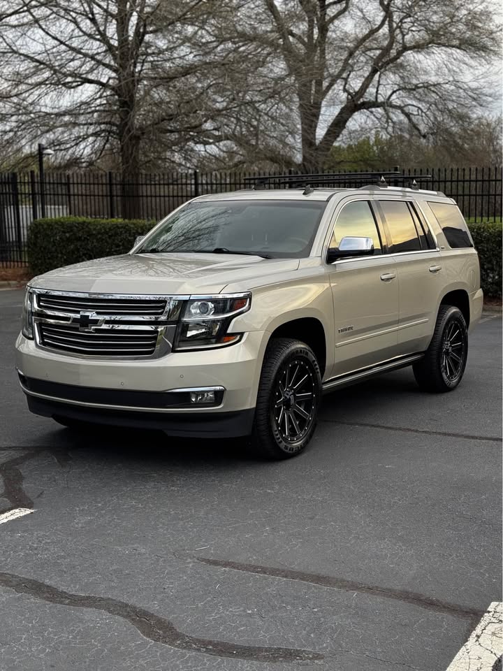 2015 Chevrolet Tahoe LTZ photo 3