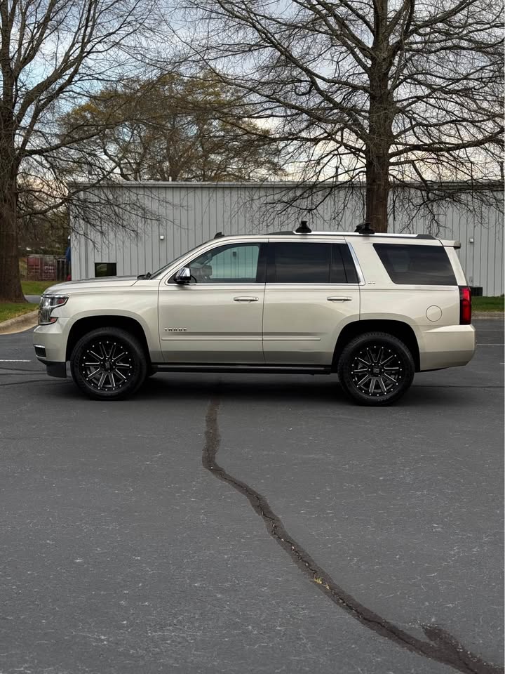 2015 Chevrolet Tahoe LTZ photo 4