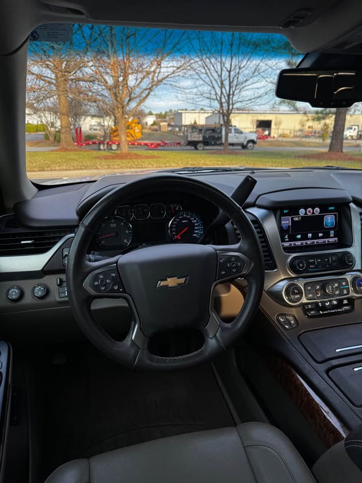 2015 Chevrolet Tahoe LTZ photo 16