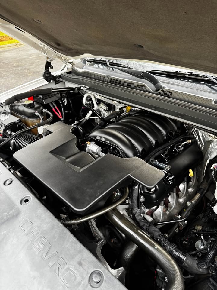 2015 Chevrolet Tahoe LTZ photo 19