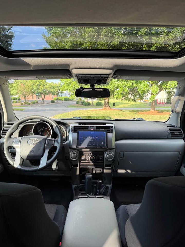 2010 Toyota 4Runner Trail photo 12