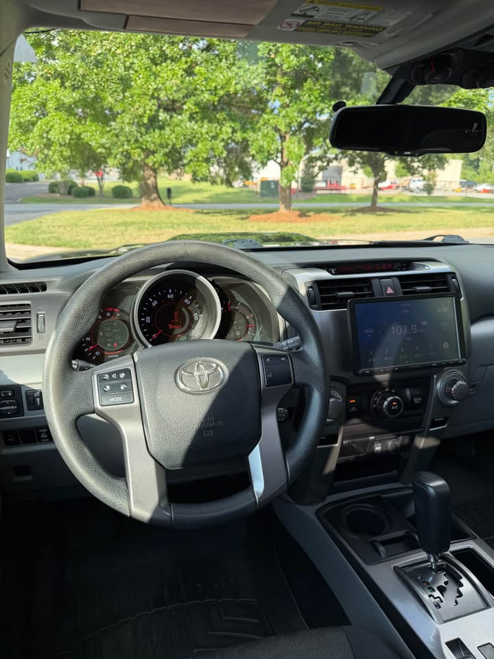 2010 Toyota 4Runner Trail photo 13