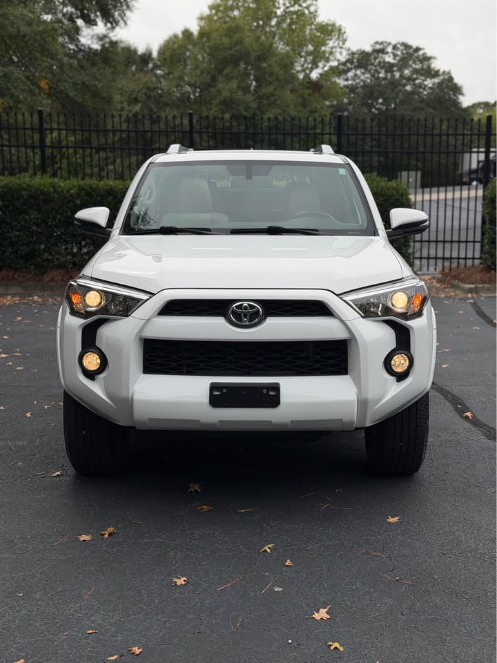 2016 Toyota 4Runner SR5 Premium photo 2