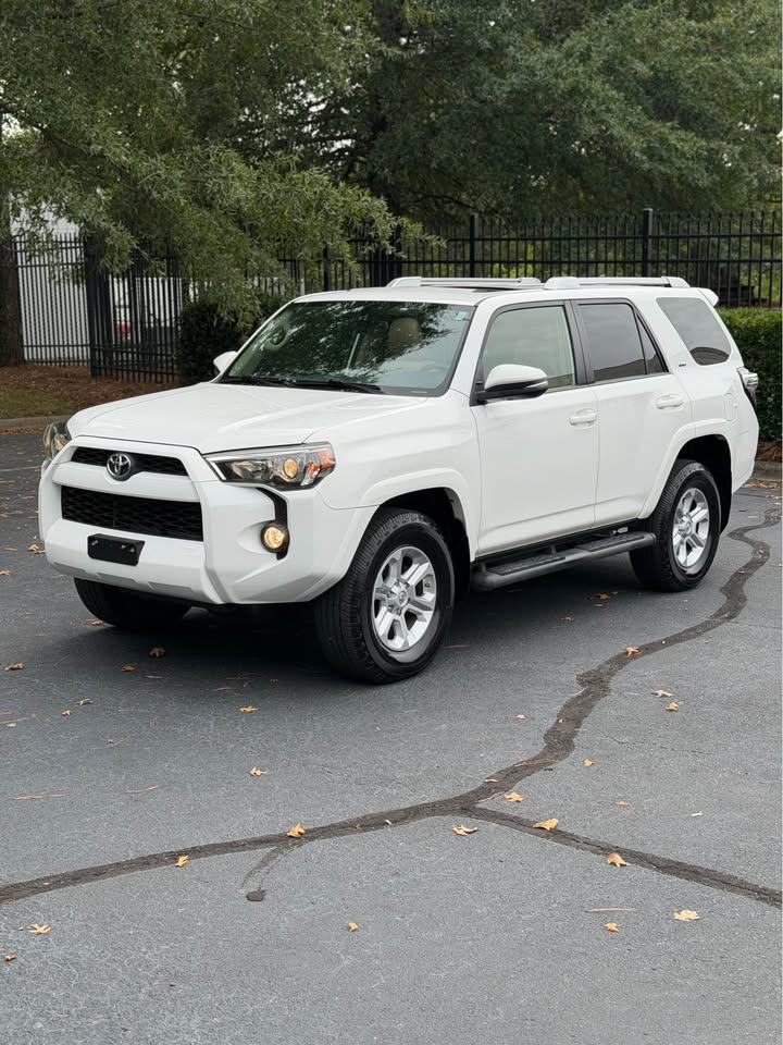 2016 Toyota 4Runner SR5 Premium photo 3
