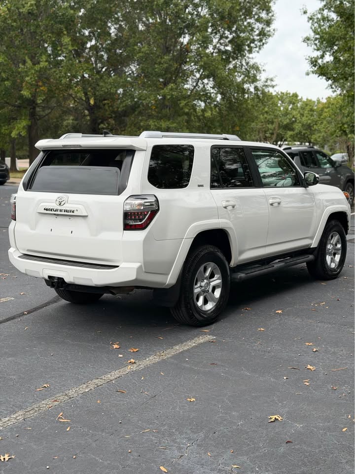 2016 Toyota 4Runner SR5 Premium photo 7