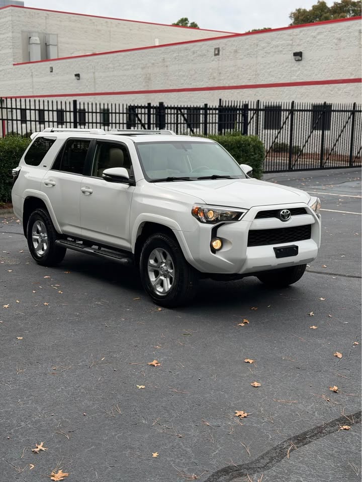 2016 Toyota 4Runner SR5 Premium photo 9