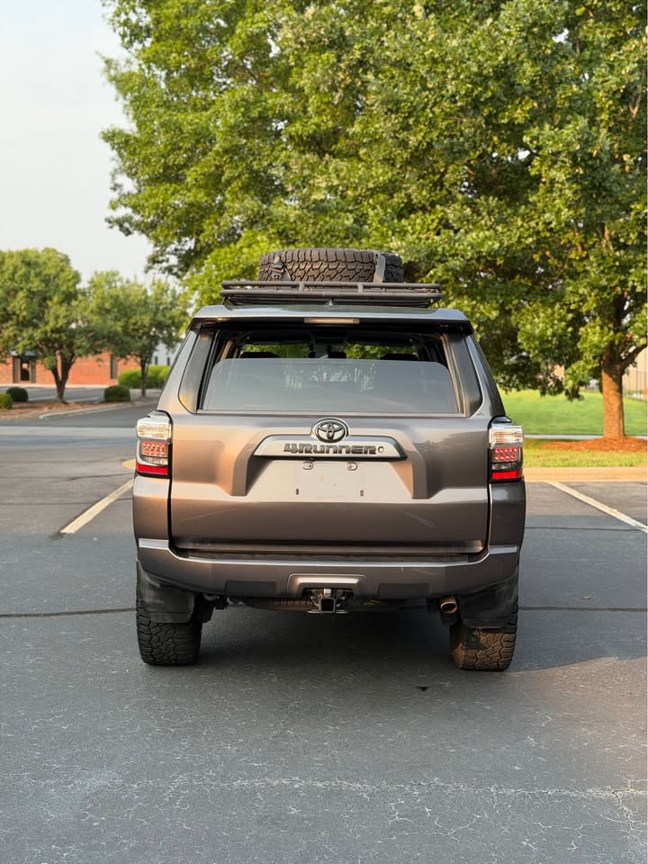 2017 Toyota 4Runner SR5 4x4 photo 6