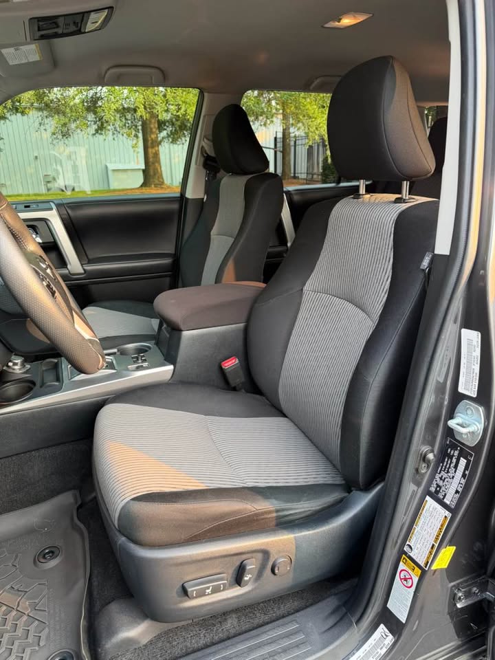 2017 Toyota 4Runner SR5 4x4 photo 10