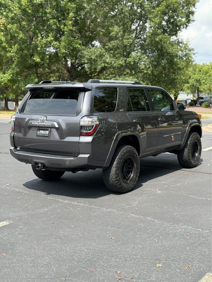 2020 Toyota 4Runner SR5 Premium photo 7