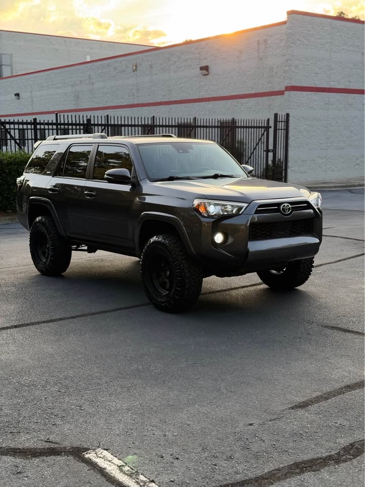 2020 Toyota 4Runner SR5 Premium photo 9
