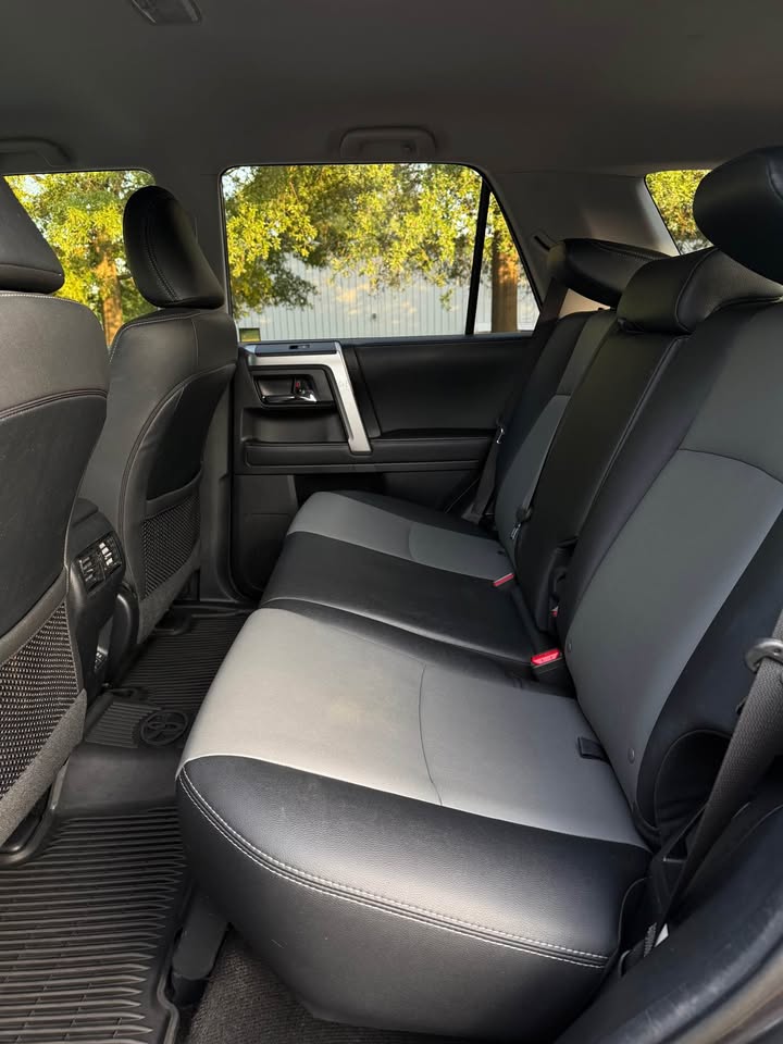 2020 Toyota 4Runner SR5 Premium photo 11
